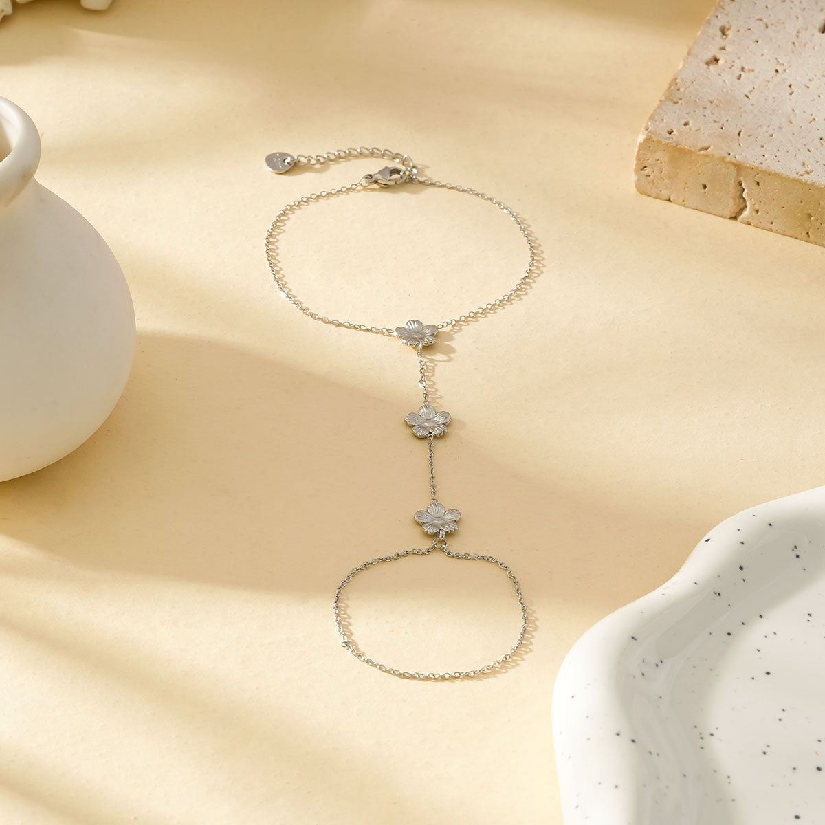 Chaîne de main Violette