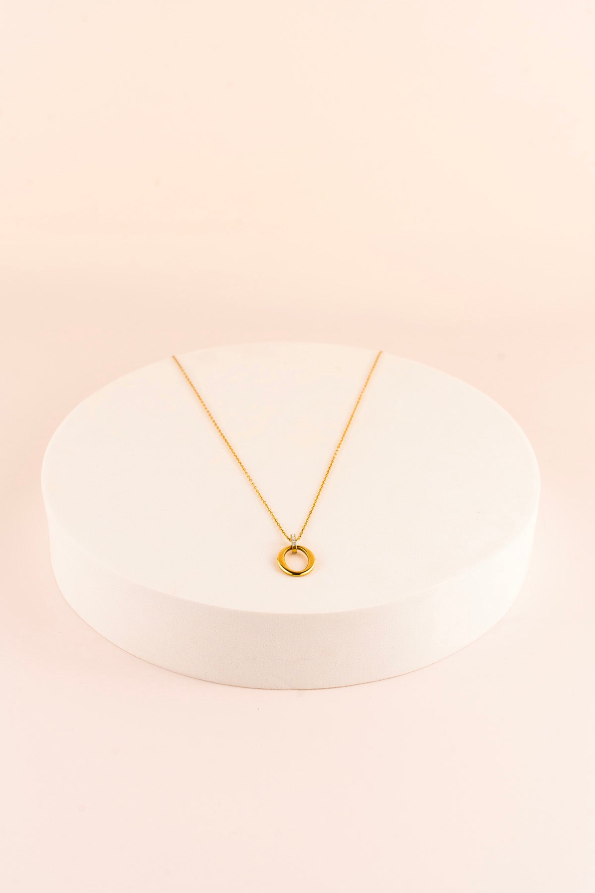 Collier Ora